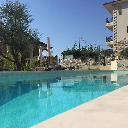 Venetiko Villas นาฟปาคตอส ภายนอก รูปภาพ