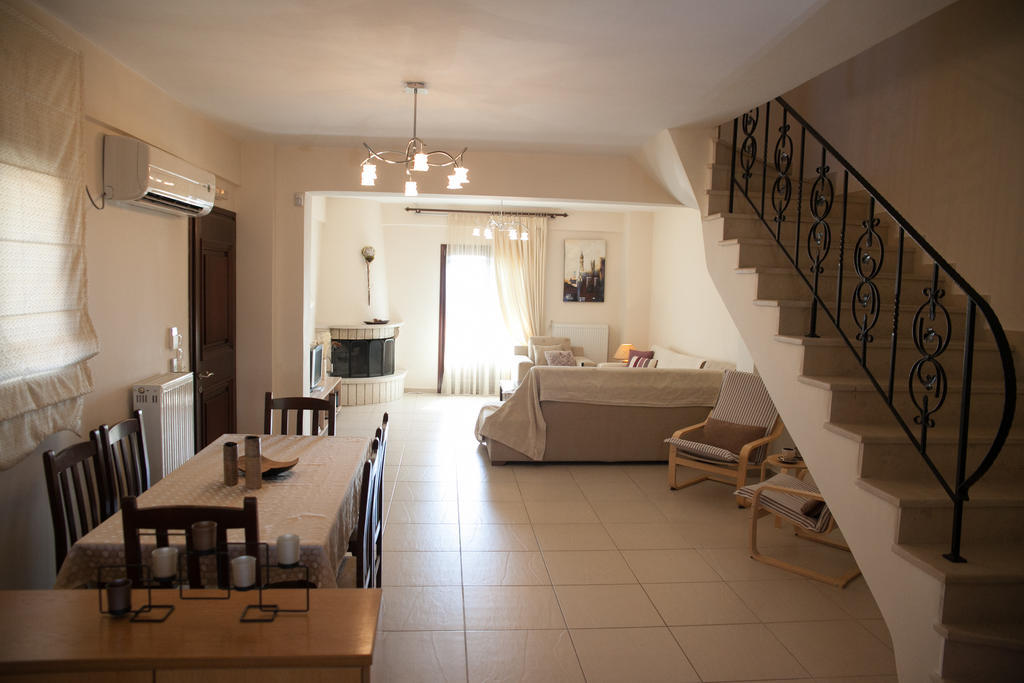 Venetiko Villas นาฟปาคตอส ภายนอก รูปภาพ