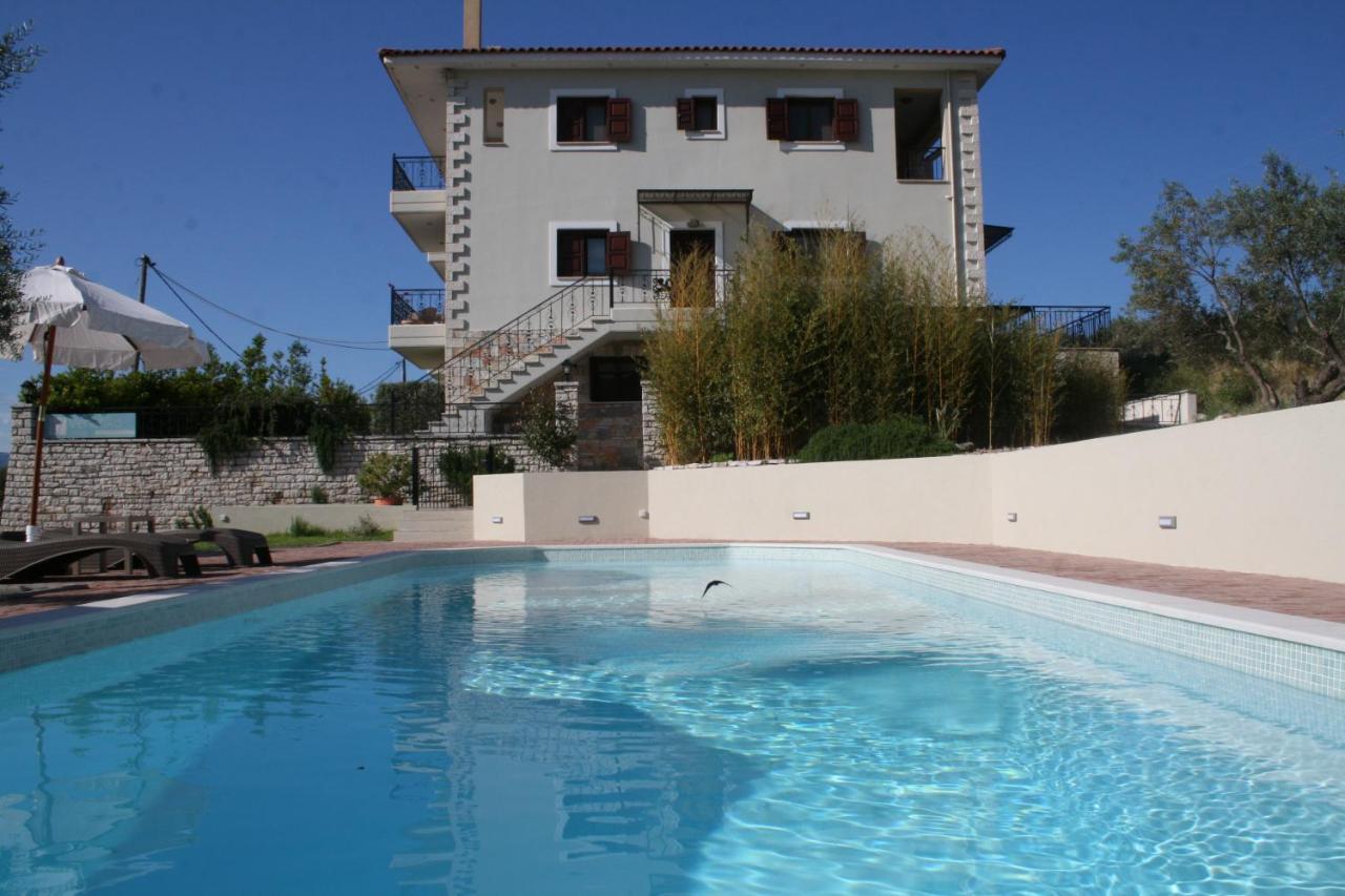 Venetiko Villas นาฟปาคตอส ภายนอก รูปภาพ