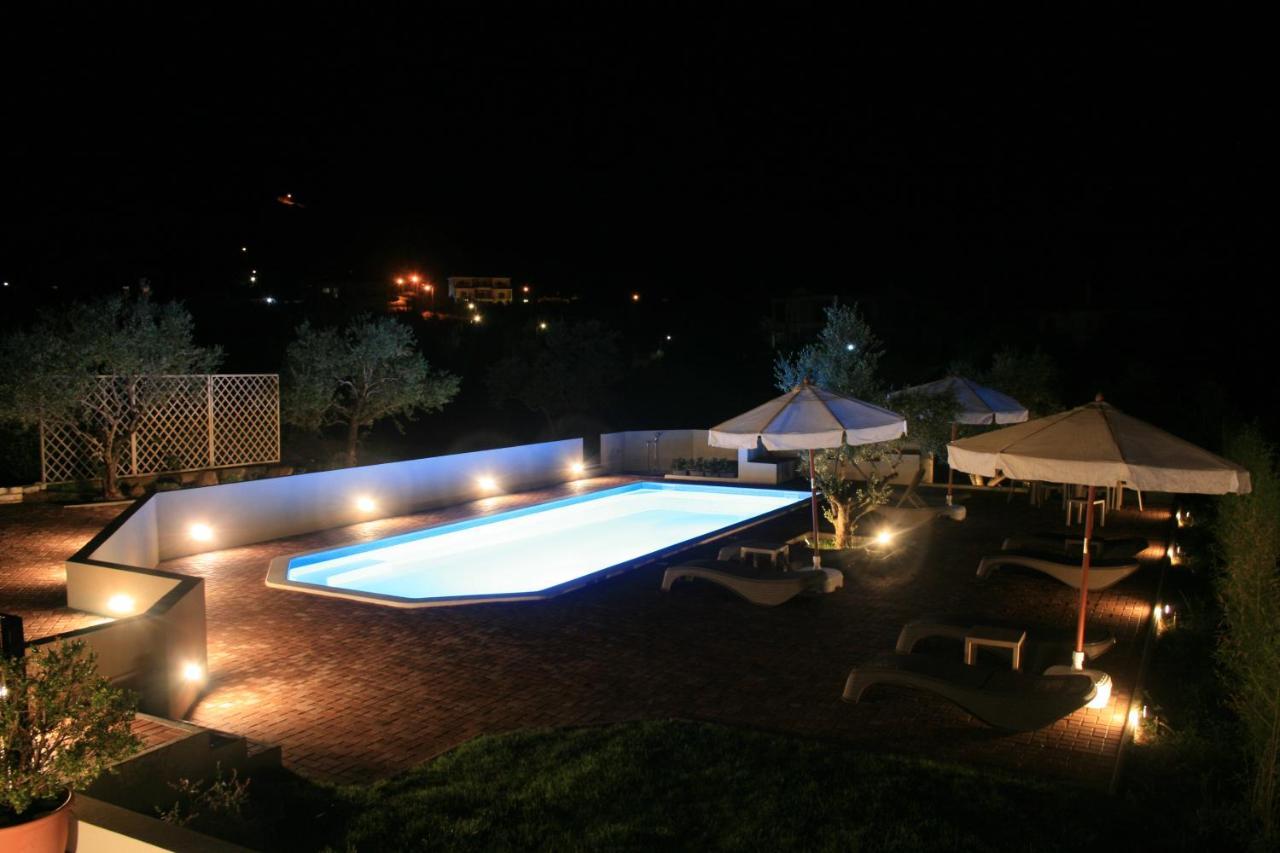 Venetiko Villas นาฟปาคตอส ภายนอก รูปภาพ